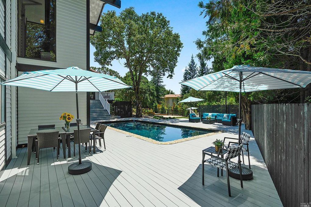376 Saint Andrews Drive in Napa.